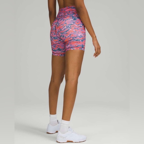 Lululemon Wunder Train High-Rise Short 6", Size 6 - Picture 2 of 6